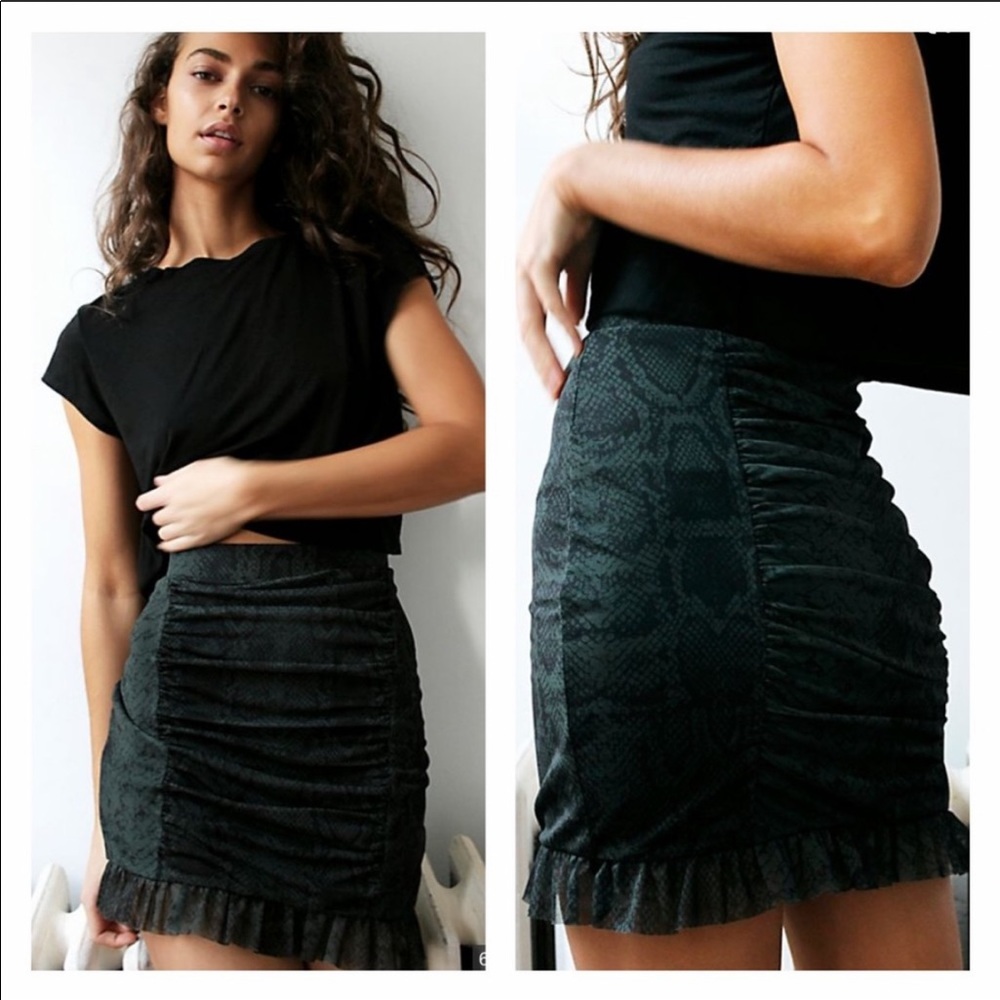FREE PEOPLE Romi mesh mini skirt!!
